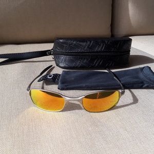 Unisex Authentic Oakley Sunglasses